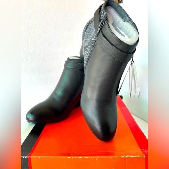 Vionic Shasta Black Comfort Snakeskin and Buckle Side Zip Ankle Booties NIB - Picture 2 of 12